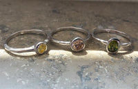 Load image into Gallery viewer, Set drei Silberringe glänzend grün rosa gelb Zirkonia - chic - net.de
