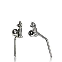 Load image into Gallery viewer, Silber Nasenstecker 0,8 mm Nostril Katze aufrecht L - Form Nasenpiercing - chic - net.de
