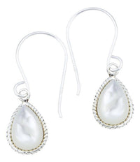 Cargar imagen en el visor de la galería, Silberohrhänger Tropfen 8 mm Perlmutt Seilrand 925 Sterlingsilber Ohrringe - chic - net.de
