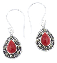 Load image into Gallery viewer, Silberohrringe Tropfen 12 mm Koralle Silberrrand Glitzer 925 Sterlingsilber Ohrringe - chic - net.de
