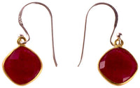 Cargar imagen en el visor de la galería, Silberohrringe vergoldet Raute Stein Rubin rot facettiert 925 Sterling Silber Ohrringe - chic - net.de
