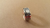 Load image into Gallery viewer, Silberring massiv oxidiert Wellen Muster Ring 925er Sterling Silber Unisex Designer Schmuck Ringe - chic - net.de
