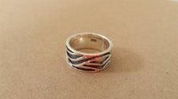 Load image into Gallery viewer, Silberring massiv oxidiert Wellen Muster Ring 925er Sterling Silber Unisex Designer Schmuck Ringe - chic - net.de
