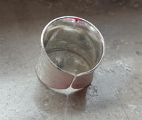 Load image into Gallery viewer, Silberring offen gebürstet gewölbt 16mm breit 925 Sterling - chic - net.de

