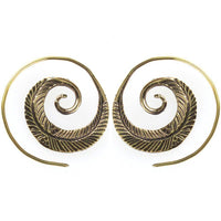 Load image into Gallery viewer, Spiralen Ohrringe oxidiert Blatt breit Messing Brass antik golden nickelfrei Tribal Piercing Schmuck - chic - net.de
