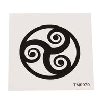 Cargar imagen en el visor de la galería, Tattoo schwarz Triskele dreifach Spirale keltisches Zeichen in Kreis einzeln 1 Bogen - chic - net.de
